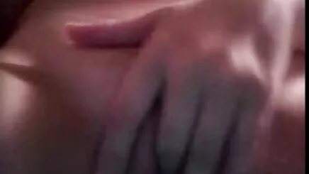 Châu âu thiếu nảy trên ông là sex anime hentai không che tay nó