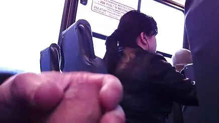 Cô gái phim hentai tóc vàng và tóc đỏ trên sân khấu